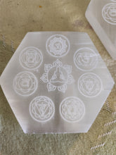 Load image into Gallery viewer, Chakra plates