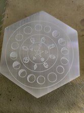 Load image into Gallery viewer, Moon plates