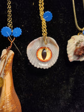 Load image into Gallery viewer, Dragon eye