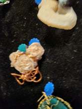 Load image into Gallery viewer, Mm desert rose pendant