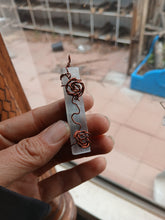 Load image into Gallery viewer, Kyanite rose aura